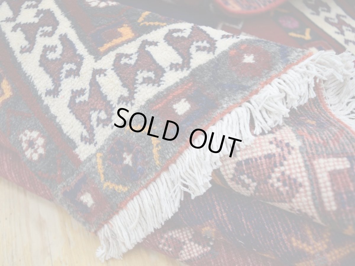 画像14: 良品 ペルシャ 絨毯 シールジャーン 縦2.3m 3.8㎡ 3帖 リビング ダイニング 3人掛けソファ サイズ 230 x 190 cm E109 天然 ウール 手織り ハンドメイド トライバル ラグ 部族絨毯 マット カーペット 花柄 幾何学模様 民族柄 ギャッベ(ギャベ)をお探しの方にもお勧めです b-E109-230190h064p (14)