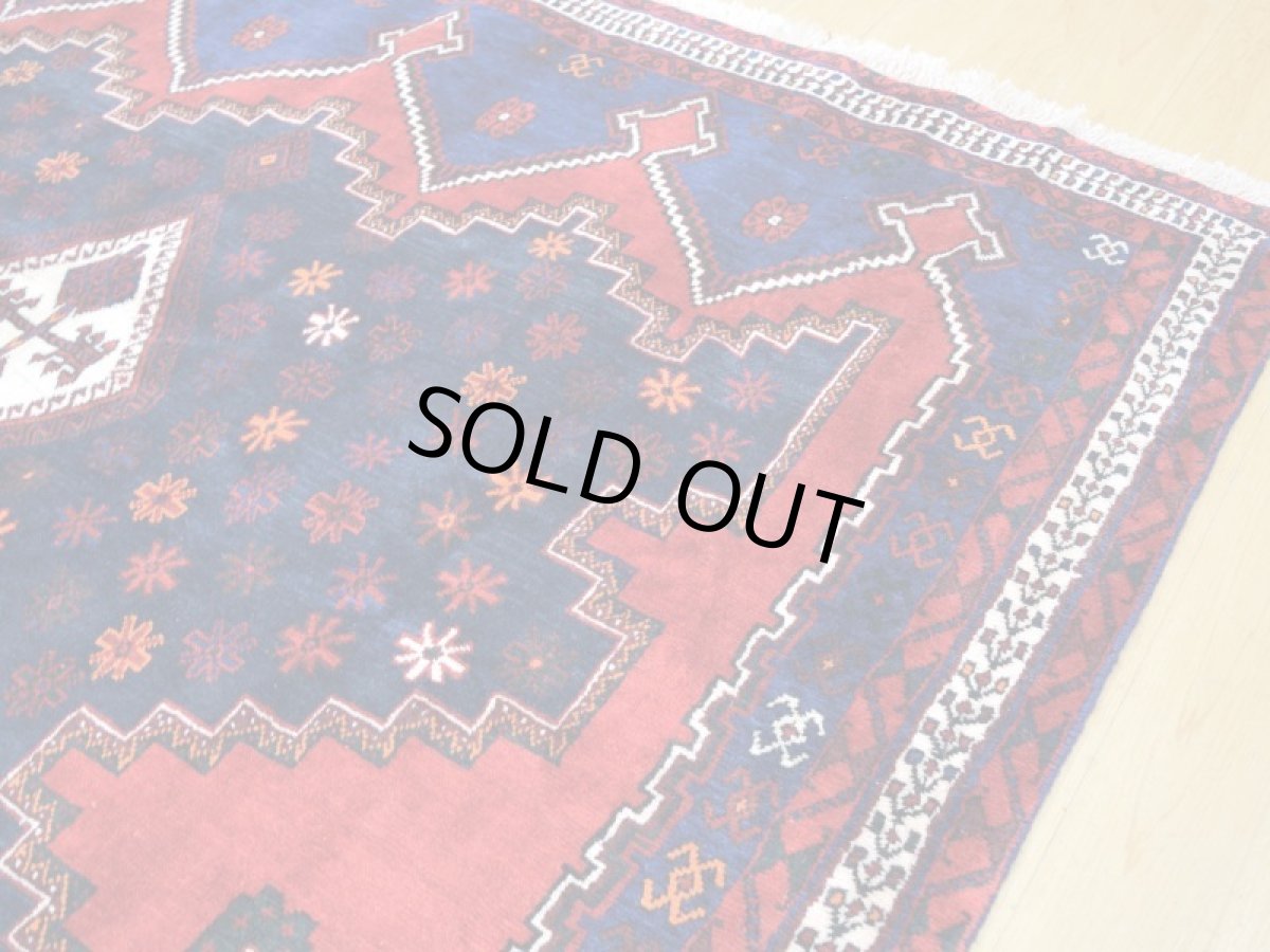 画像7: 良品 ペルシャ 絨毯 シールジャーン 縦2.4m 4.6㎡ 3帖 リビング ダイニング 3人掛けソファ サイズ 242 x 188 cm E141 天然 ウール 手織り ハンドメイド トライバル ラグ 部族絨毯 マット カーペット 花柄 幾何学模様 民族柄 ギャッベ(ギャベ)をお探しの方にもお勧めです b-E141-240188h094 (7)