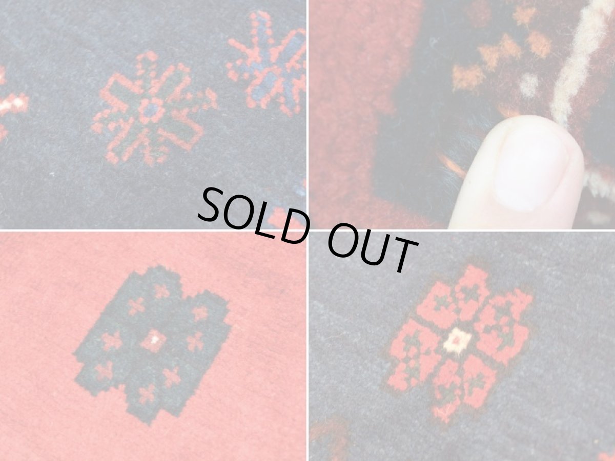 画像16: 良品 ペルシャ 絨毯 シールジャーン 縦2.4m 4.6㎡ 3帖 リビング ダイニング 3人掛けソファ サイズ 242 x 188 cm E141 天然 ウール 手織り ハンドメイド トライバル ラグ 部族絨毯 マット カーペット 花柄 幾何学模様 民族柄 ギャッベ(ギャベ)をお探しの方にもお勧めです b-E141-240188h094 (16)