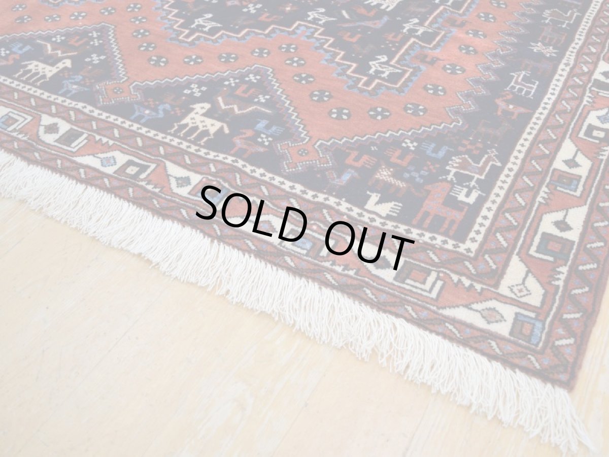 画像11: 新品 ペルシャ 絨毯 シールジャーン 縦2.1m 3.3㎡ 3帖 リビング ダイニング 2人掛けソファ サイズ 208 x 157 cm E143 天然 ウール 手織り ハンドメイド トライバル ラグ 部族絨毯 マット カーペット 遊牧民のモチーフ 動物 鳥 模様 民族柄 ギャッベ(ギャベ)をお探しの方にもお勧めです (11)