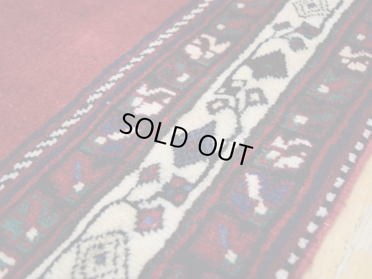 画像13: 良品 ペルシャ 絨毯 シールジャーン 縦2.5m 4㎡ 3帖 リビング ダイニング 3人掛けソファ サイズ 246 x 160 cm E126 天然 ウール 手織り ハンドメイド トライバル ラグ 部族絨毯 マット カーペット 赤 ゴルダニ柄 幾何学模様 民族柄 ギャッベ(ギャベ)をお探しの方にもお勧めです b-E126-246160h094 (13)