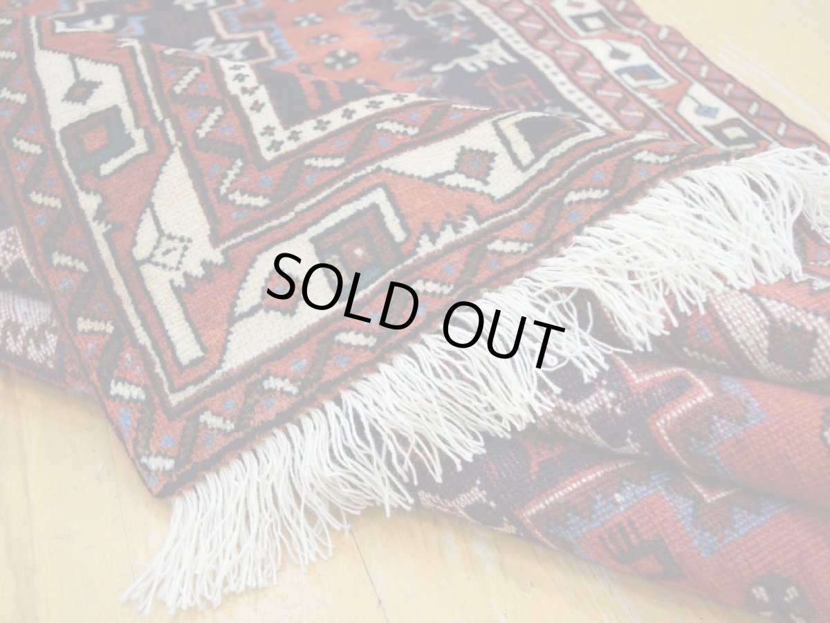 画像14: 新品 ペルシャ 絨毯 シールジャーン 縦2.1m 3.3㎡ 3帖 リビング ダイニング 2人掛けソファ サイズ 208 x 157 cm E143 天然 ウール 手織り ハンドメイド トライバル ラグ 部族絨毯 マット カーペット 遊牧民のモチーフ 動物 鳥 模様 民族柄 ギャッベ(ギャベ)をお探しの方にもお勧めです (14)