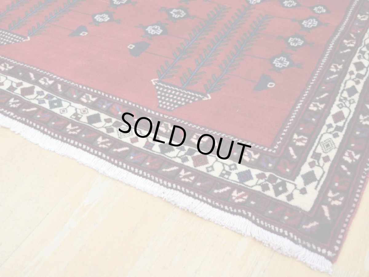 画像11: 良品 ペルシャ 絨毯 シールジャーン 縦2.5m 4㎡ 3帖 リビング ダイニング 3人掛けソファ サイズ 246 x 160 cm E126 天然 ウール 手織り ハンドメイド トライバル ラグ 部族絨毯 マット カーペット 赤 ゴルダニ柄 幾何学模様 民族柄 ギャッベ(ギャベ)をお探しの方にもお勧めです b-E126-246160h094 (11)