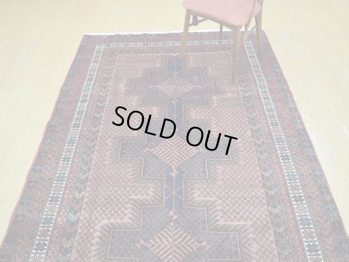 画像5: 良品 ペルシャ 絨毯 シールジャーン 縦2.6m 4㎡ 3帖 リビング ダイニング 2〜3人掛けソファ サイズ 253 x 156 cm No.E121 天然 ウール 手織り ハンドメイド トライバル ラグ 部族絨毯 マット カーペット 幾何学模様 民族柄 茶色 ブラウン b-E121-253156h074 (5)