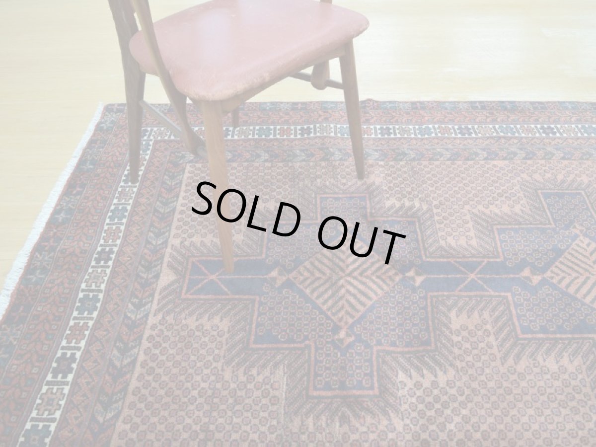 画像2: 良品 ペルシャ 絨毯 シールジャーン 縦2.6m 4㎡ 3帖 リビング ダイニング 2〜3人掛けソファ サイズ 253 x 156 cm No.E121 天然 ウール 手織り ハンドメイド トライバル ラグ 部族絨毯 マット カーペット 幾何学模様 民族柄 茶色 ブラウン b-E121-253156h074 (2)