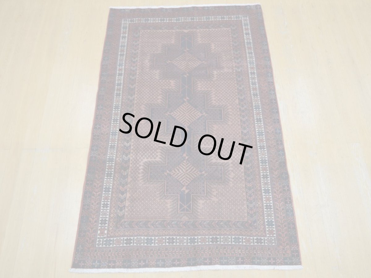 画像4: 良品 ペルシャ 絨毯 シールジャーン 縦2.6m 4㎡ 3帖 リビング ダイニング 2〜3人掛けソファ サイズ 253 x 156 cm No.E121 天然 ウール 手織り ハンドメイド トライバル ラグ 部族絨毯 マット カーペット 幾何学模様 民族柄 茶色 ブラウン b-E121-253156h074 (4)