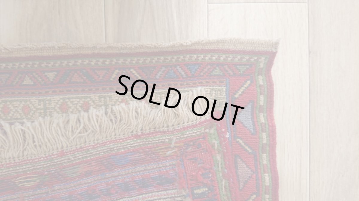 画像3: 新品 ペルシャ キリム グーチャン 1m 玄関 マット サイズ 100 x 52 cm 140 スマック 手織り トライバル ラグ 天然 ウール マット 絨毯 カーペット カラフル ラフラ ボーダー テーブルカバー 収納棚 ラックの彩りに n-140-100052a08 (3)