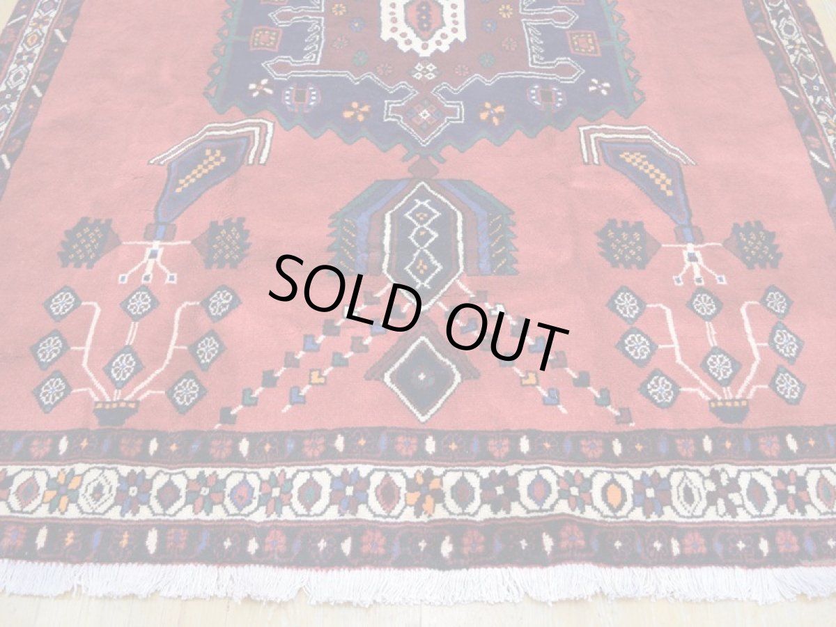 画像6: 美品 ペルシャ 絨毯 シールジャーン 縦2.1m 3.3㎡ 3帖 リビング ダイニング 2〜3人掛けソファ サイズ 210 x 158 cm E103 天然 ウール 手織り ハンドメイド トライバル ラグ 部族絨毯 マット カーペット 赤 民族柄 ギャッベ(ギャベ)をお探しの方にもお勧めです a-E103-210158h034 (6)