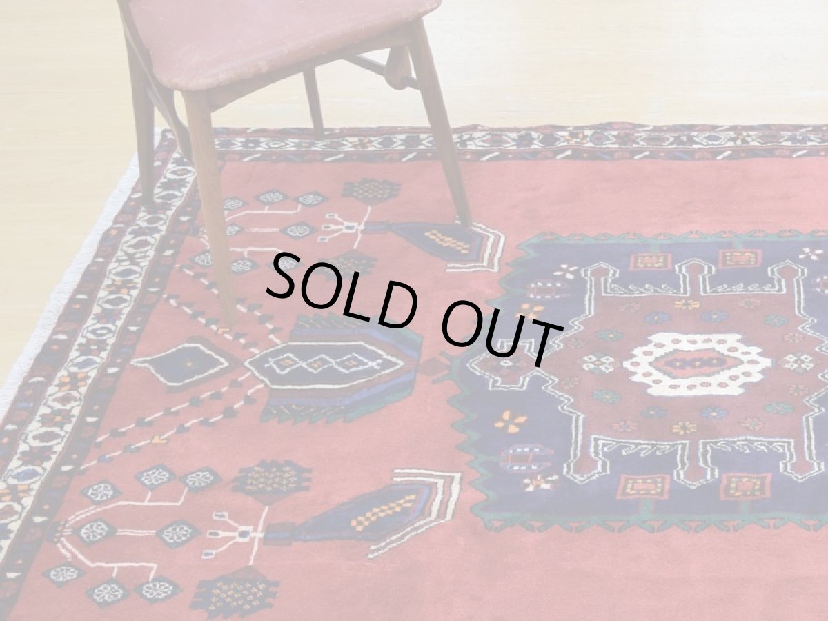 画像2: 美品 ペルシャ 絨毯 シールジャーン 縦2.1m 3.3㎡ 3帖 リビング ダイニング 2〜3人掛けソファ サイズ 210 x 158 cm E103 天然 ウール 手織り ハンドメイド トライバル ラグ 部族絨毯 マット カーペット 赤 民族柄 ギャッベ(ギャベ)をお探しの方にもお勧めです a-E103-210158h034 (2)