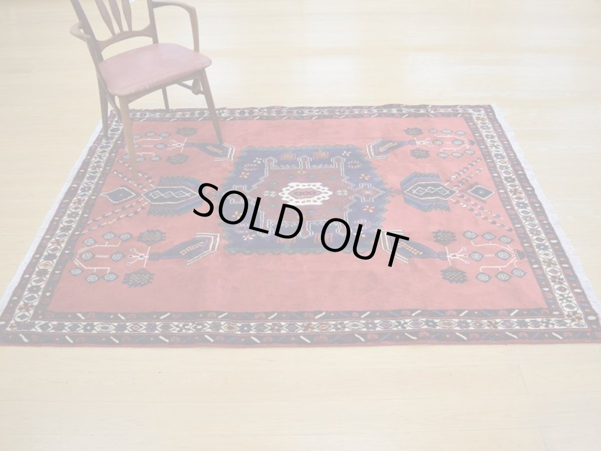 画像3: 美品 ペルシャ 絨毯 シールジャーン 縦2.1m 3.3㎡ 3帖 リビング ダイニング 2〜3人掛けソファ サイズ 210 x 158 cm E103 天然 ウール 手織り ハンドメイド トライバル ラグ 部族絨毯 マット カーペット 赤 民族柄 ギャッベ(ギャベ)をお探しの方にもお勧めです a-E103-210158h034 (3)