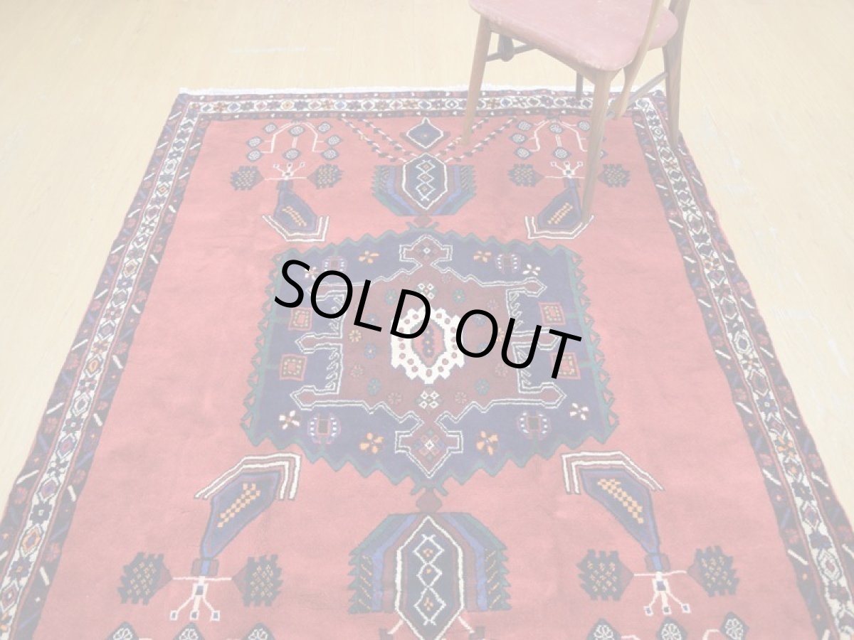 画像5: 美品 ペルシャ 絨毯 シールジャーン 縦2.1m 3.3㎡ 3帖 リビング ダイニング 2〜3人掛けソファ サイズ 210 x 158 cm E103 天然 ウール 手織り ハンドメイド トライバル ラグ 部族絨毯 マット カーペット 赤 民族柄 ギャッベ(ギャベ)をお探しの方にもお勧めです a-E103-210158h034 (5)