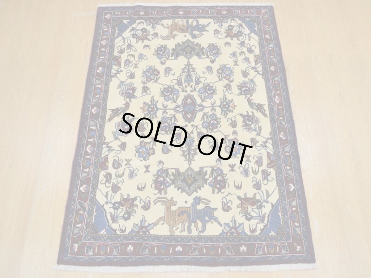 画像4: 新品 ペルシャ 絨毯 シールジャーン 縦1.9m 2.7㎡ 2〜3帖 リビング ダイニング 2人掛けソファ サイズ 190 x 138 cm E116 天然 ウール 手織り ハンドメイド トライバル ラグ 部族絨毯 マット カーペット 遊牧民のモチーフ 動物 鹿 模様 民族柄 ギャッベ(ギャベ)をお探しの方にもお勧めです (4)