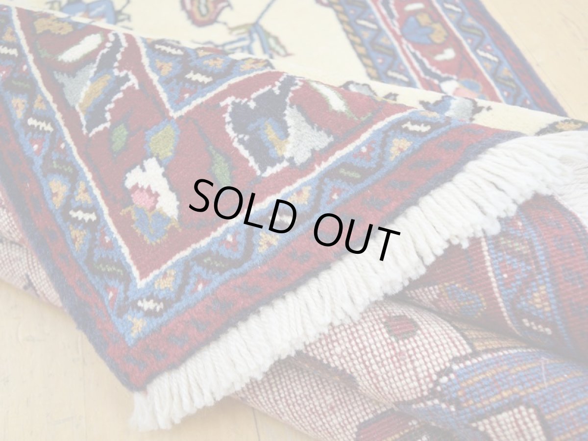 画像14: 新品 ペルシャ 絨毯 シールジャーン 縦1.9m 2.7㎡ 2〜3帖 リビング ダイニング 2人掛けソファ サイズ 190 x 138 cm E116 天然 ウール 手織り ハンドメイド トライバル ラグ 部族絨毯 マット カーペット 遊牧民のモチーフ 動物 鹿 模様 民族柄 ギャッベ(ギャベ)をお探しの方にもお勧めです (14)