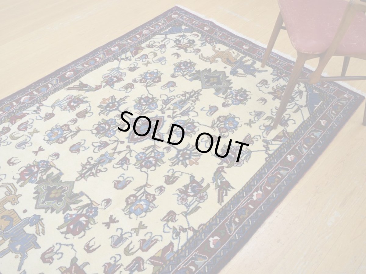 画像8: 新品 ペルシャ 絨毯 シールジャーン 縦1.9m 2.7㎡ 2〜3帖 リビング ダイニング 2人掛けソファ サイズ 190 x 138 cm E116 天然 ウール 手織り ハンドメイド トライバル ラグ 部族絨毯 マット カーペット 遊牧民のモチーフ 動物 鹿 模様 民族柄 ギャッベ(ギャベ)をお探しの方にもお勧めです (8)