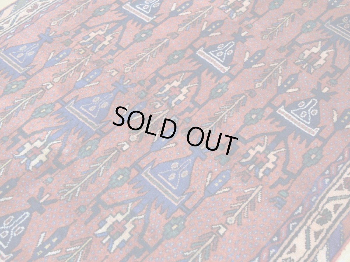 画像9: 新品 ペルシャ 絨毯 シールジャーン 縦1.6m 1.7㎡ 1〜2帖 2人掛けソファ センターラグ サイズ 157 x 105 cm E129 天然 ウール 手織り ハンドメイド トライバル ラグ 部族絨毯 マット カーペット 遊牧民のモチーフ 模様 民族柄 ギャッベ(ギャベ)をお探しの方にもお勧めです (9)