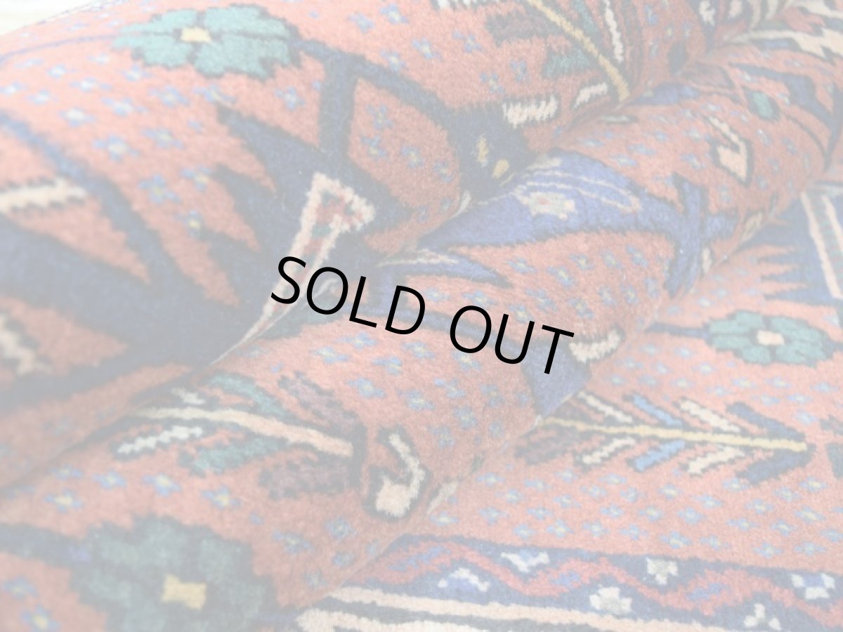 画像13: 新品 ペルシャ 絨毯 シールジャーン 縦1.6m 1.7㎡ 1〜2帖 2人掛けソファ センターラグ サイズ 157 x 105 cm E129 天然 ウール 手織り ハンドメイド トライバル ラグ 部族絨毯 マット カーペット 遊牧民のモチーフ 模様 民族柄 ギャッベ(ギャベ)をお探しの方にもお勧めです (13)