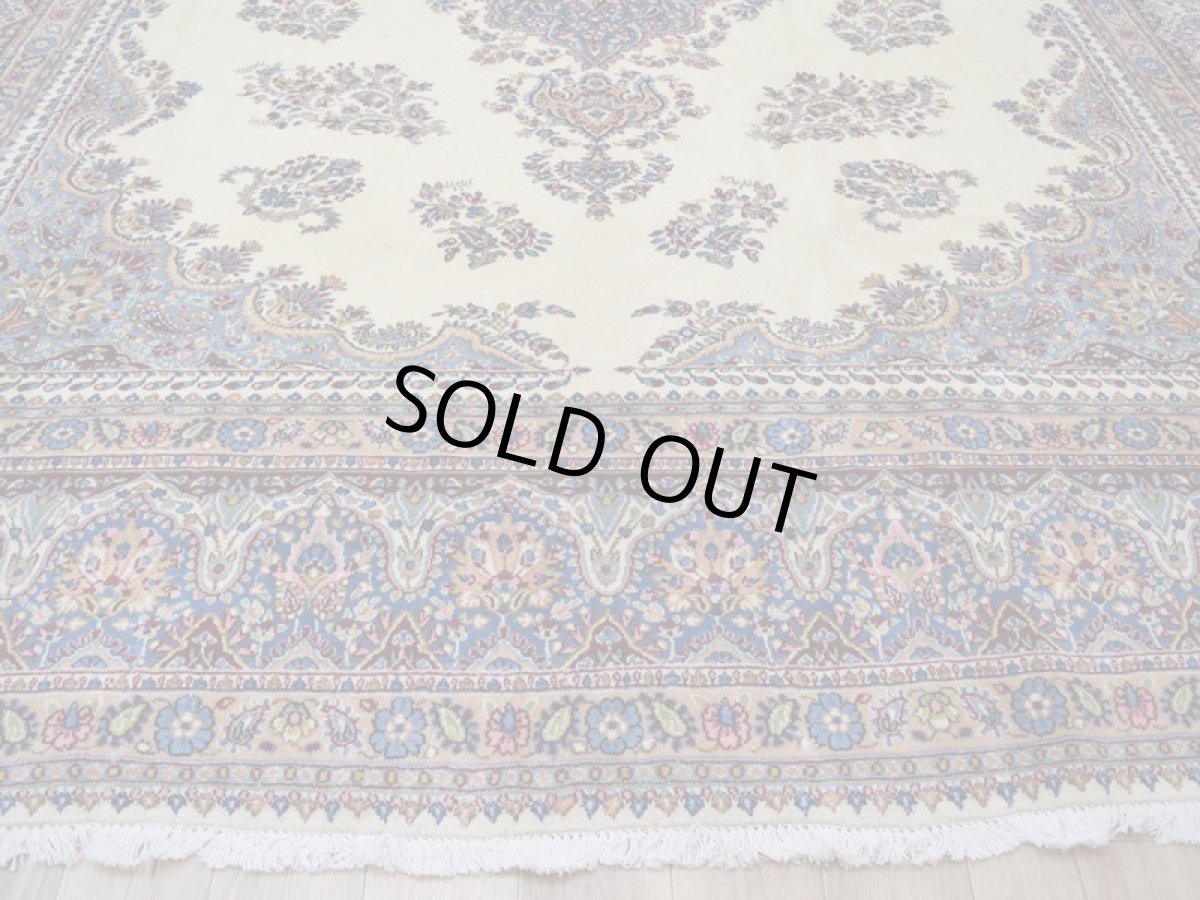 画像9: 美品 ペルシャ 絨毯 ケルマン 産 縦3.7m 10.2㎡ 8〜10帖 リビング ダイニング 客室 3人掛け コーナーソファ 大判 サイズ 368 x 278 cm No.338 天然 ウール 手織り ハンドメイド ラグ マット カーペット 大きなお部屋に (9)