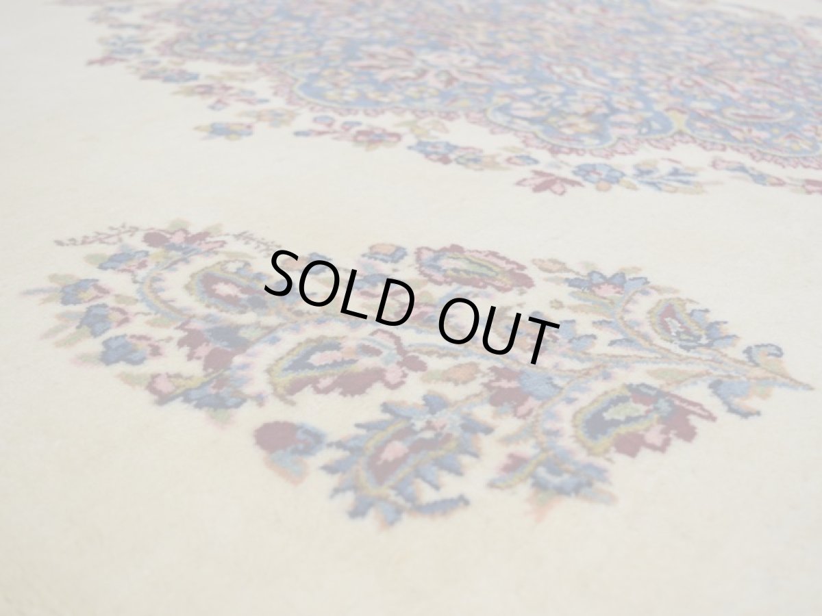 画像10: 美品 ペルシャ 絨毯 ケルマン 産 縦3.7m 10.2㎡ 8〜10帖 リビング ダイニング 客室 3人掛け コーナーソファ 大判 サイズ 368 x 278 cm No.338 天然 ウール 手織り ハンドメイド ラグ マット カーペット 大きなお部屋に (10)