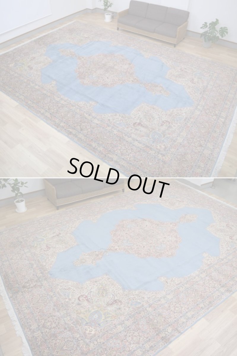 画像2: 美品 経年80年程度 ペルシャ 絨毯 ケルマン 産 工房名入(アジダリ) 縦5m 17㎡ 12帖以上 リビング ダイニング 客室 大判 サイズ 498 x 343 cm No.337 天然 草木染 ウール 手織り ハンドメイド ラグ マット カーペット エメラルドグリーン アンティーク 大きなお部屋に b-337-498343s0005 (2)