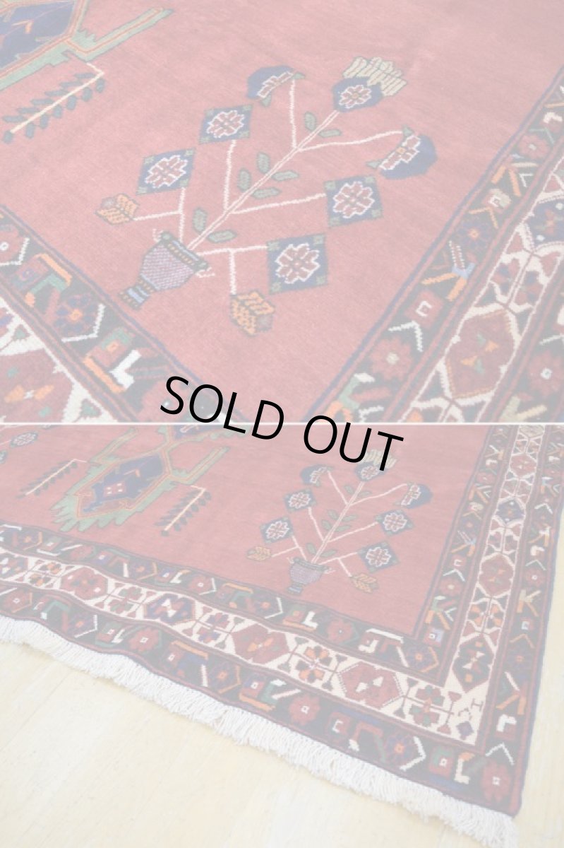 画像9: 美品 ペルシャ 絨毯 シールジャーン 縦2.2m 3.7㎡ 3帖 リビング ダイニング 2〜3人掛けソファ サイズ 218 x 168 cm E140 天然 ウール 手織り ハンドメイド トライバル ラグ 部族絨毯 マット カーペット 赤 民族柄 ギャッベ(ギャベ)をお探しの方にもお勧めです a-E140-218168h064 (9)