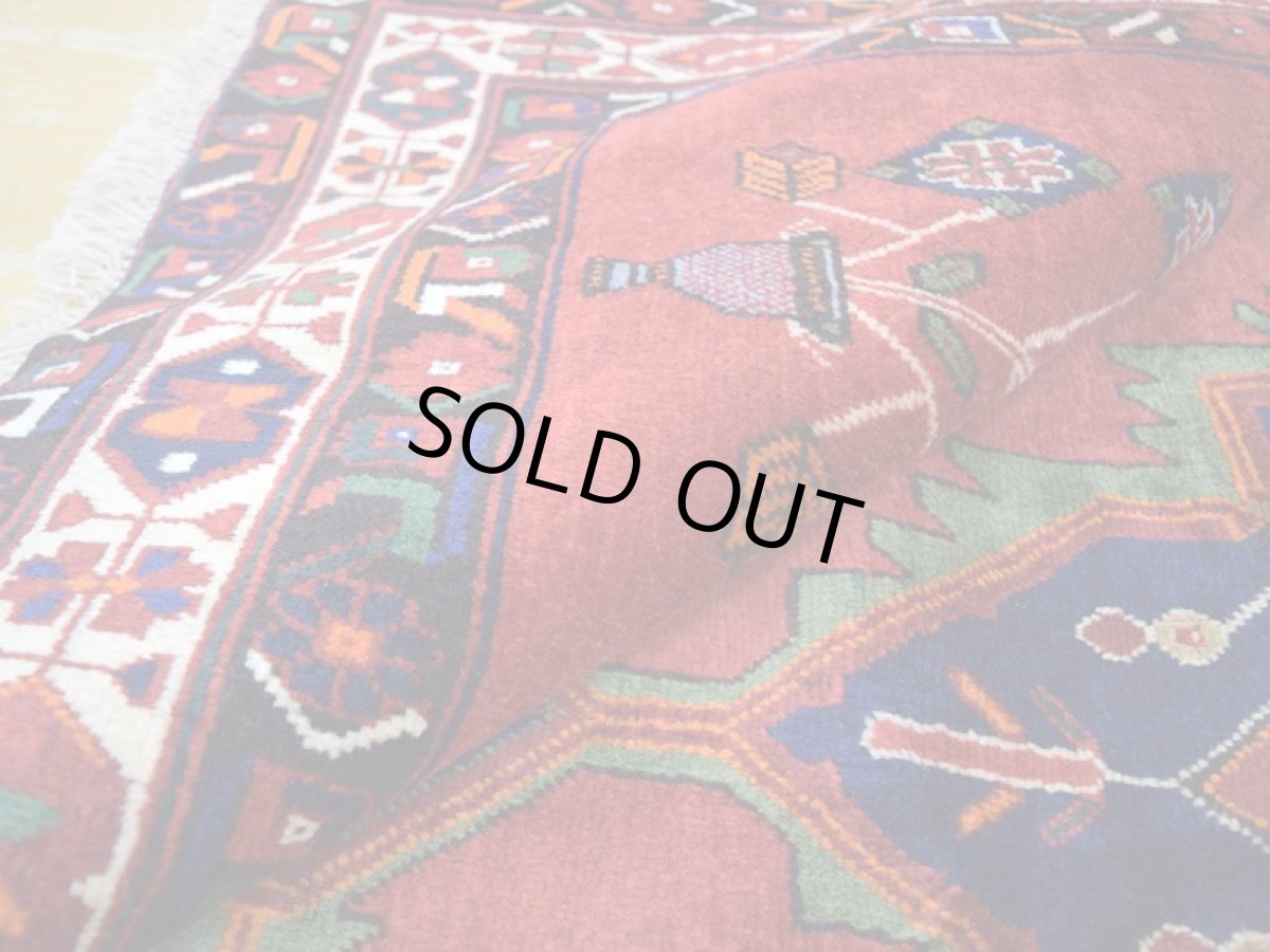 画像12: 美品 ペルシャ 絨毯 シールジャーン 縦2.2m 3.7㎡ 3帖 リビング ダイニング 2〜3人掛けソファ サイズ 218 x 168 cm E140 天然 ウール 手織り ハンドメイド トライバル ラグ 部族絨毯 マット カーペット 赤 民族柄 ギャッベ(ギャベ)をお探しの方にもお勧めです a-E140-218168h064 (12)