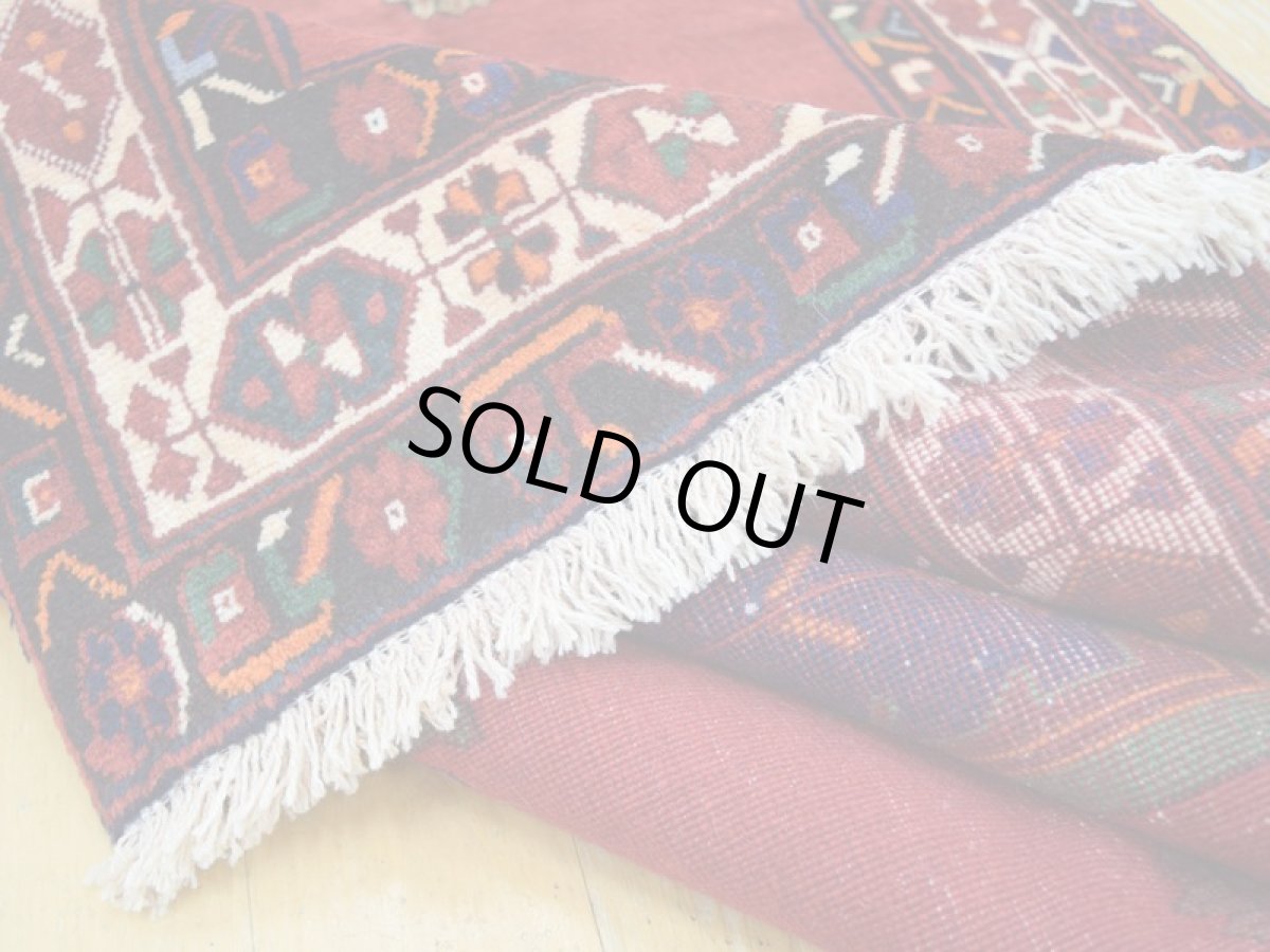 画像14: 美品 ペルシャ 絨毯 シールジャーン 縦2.2m 3.7㎡ 3帖 リビング ダイニング 2〜3人掛けソファ サイズ 218 x 168 cm E140 天然 ウール 手織り ハンドメイド トライバル ラグ 部族絨毯 マット カーペット 赤 民族柄 ギャッベ(ギャベ)をお探しの方にもお勧めです a-E140-218168h064 (14)