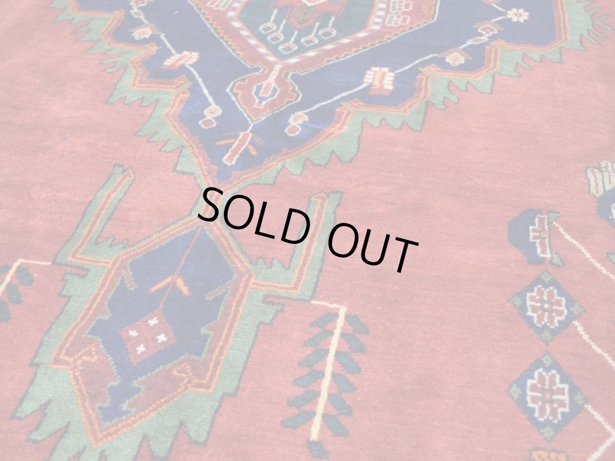 画像11: 美品 ペルシャ 絨毯 シールジャーン 縦2.2m 3.7㎡ 3帖 リビング ダイニング 2〜3人掛けソファ サイズ 218 x 168 cm E140 天然 ウール 手織り ハンドメイド トライバル ラグ 部族絨毯 マット カーペット 赤 民族柄 ギャッベ(ギャベ)をお探しの方にもお勧めです a-E140-218168h064 (11)