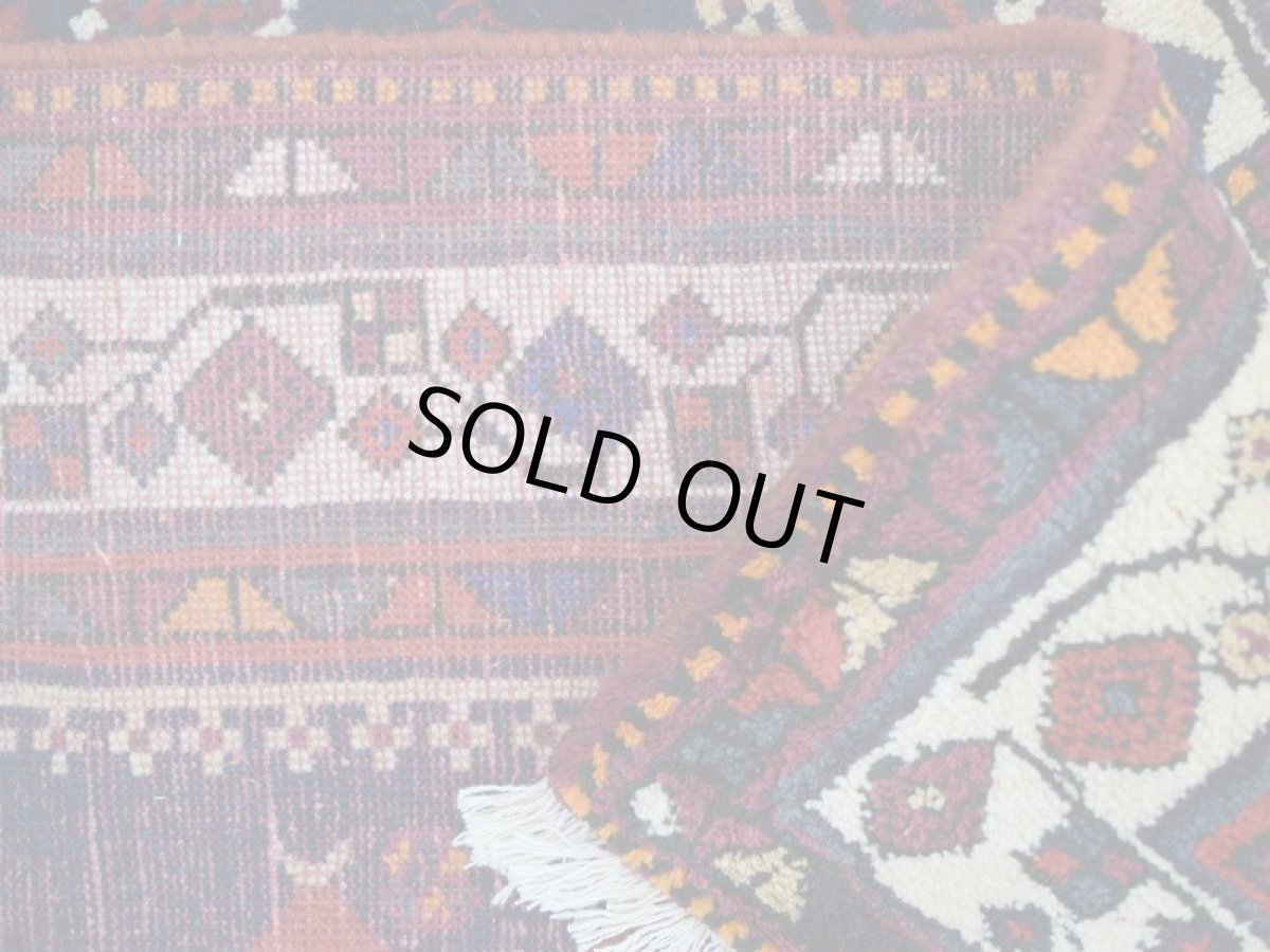 画像12: 良品 ペルシャ 絨毯 シールジャーン 縦2.4m 4㎡ 3帖〜 リビング ダイニング 3人掛けソファ サイズ 235 x 167 cm E117 天然 ウール 手織り ハンドメイド トライバル ラグ 部族絨毯 マット カーペット 動物 柄 幾何学模様 民族柄 ギャッベ(ギャベ)をお探しの方にもお勧めです b-E117-235167h074p (12)