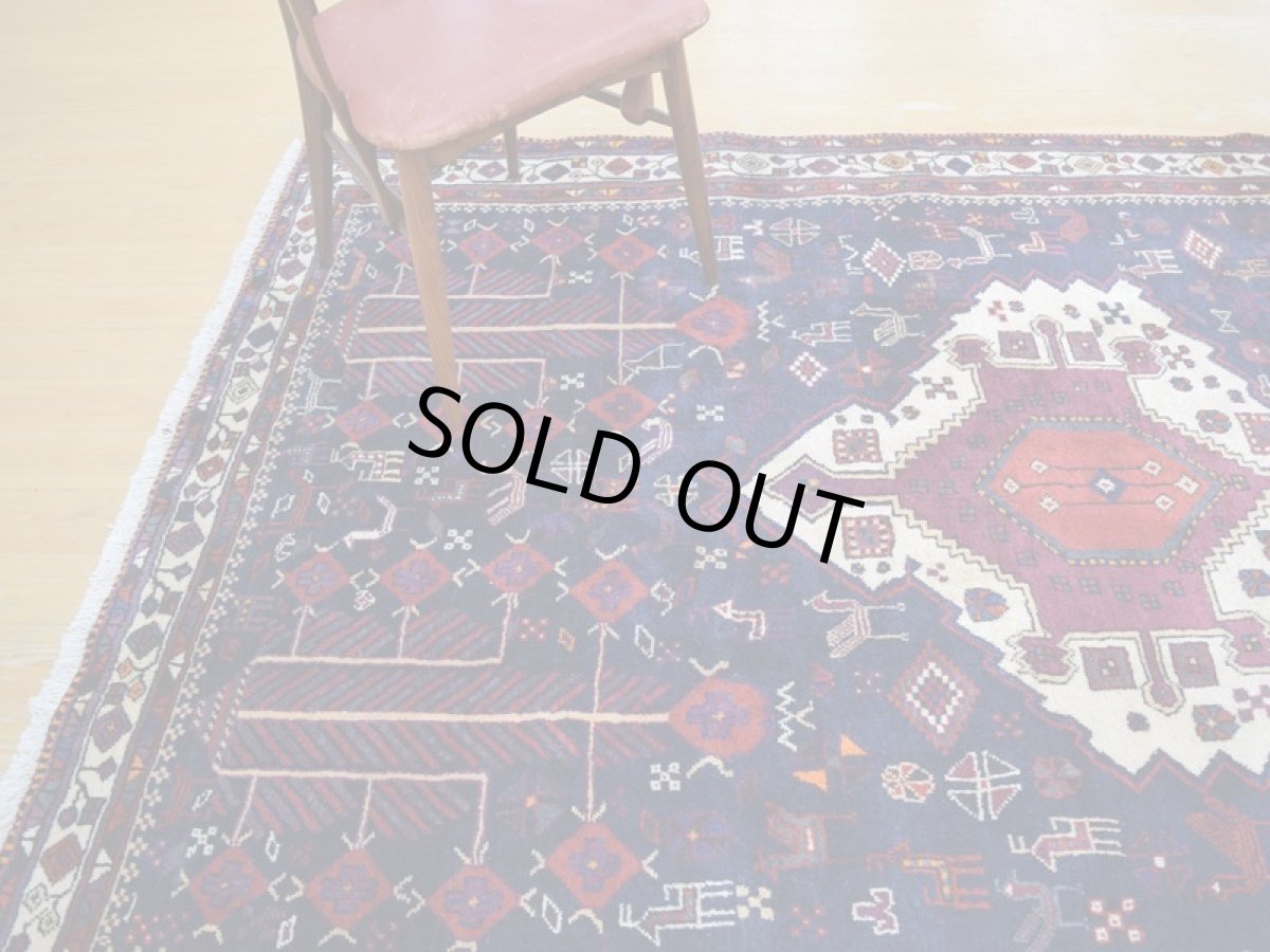 画像2: 良品 ペルシャ 絨毯 シールジャーン 縦2.4m 4㎡ 3帖〜 リビング ダイニング 3人掛けソファ サイズ 235 x 167 cm E117 天然 ウール 手織り ハンドメイド トライバル ラグ 部族絨毯 マット カーペット 動物 柄 幾何学模様 民族柄 ギャッベ(ギャベ)をお探しの方にもお勧めです b-E117-235167h074p (2)