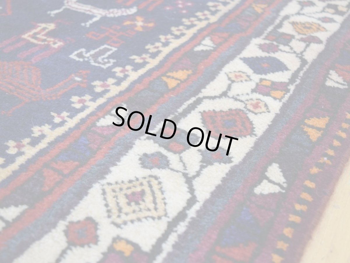 画像11: 良品 ペルシャ 絨毯 シールジャーン 縦2.4m 4㎡ 3帖〜 リビング ダイニング 3人掛けソファ サイズ 235 x 167 cm E117 天然 ウール 手織り ハンドメイド トライバル ラグ 部族絨毯 マット カーペット 動物 柄 幾何学模様 民族柄 ギャッベ(ギャベ)をお探しの方にもお勧めです b-E117-235167h074p (11)