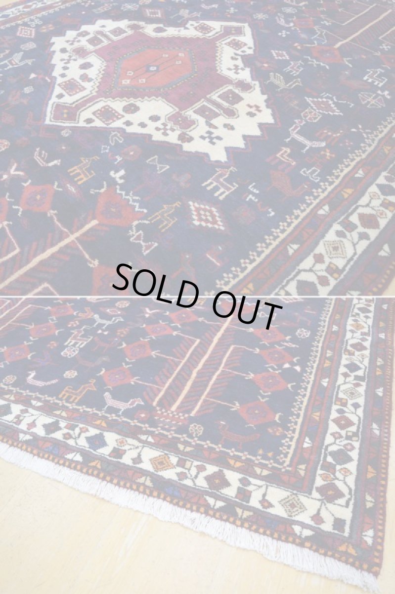 画像9: 良品 ペルシャ 絨毯 シールジャーン 縦2.4m 4㎡ 3帖〜 リビング ダイニング 3人掛けソファ サイズ 235 x 167 cm E117 天然 ウール 手織り ハンドメイド トライバル ラグ 部族絨毯 マット カーペット 動物 柄 幾何学模様 民族柄 ギャッベ(ギャベ)をお探しの方にもお勧めです b-E117-235167h074p (9)