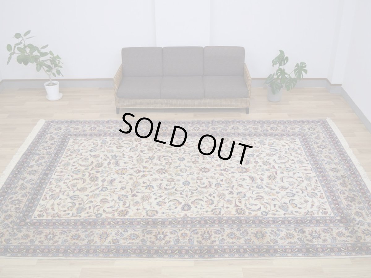 画像2: 美品 ペルシャ 絨毯 カシャーン 縦3.7m 横2.5m 9㎡ 〜10帖 リビング ダイニング 3人掛けソファ コーナーソファ 大判 サイズ 368 x 245 cm No.352 天然 コルクウール 手織り トライバル ラグ 敷物 マット カーペット 総柄 ヴィンテージ ビンテージ 大きなお部屋に 中古品に抵抗のある方にもおすすめです。 a-352-368245s038-9701 (2)