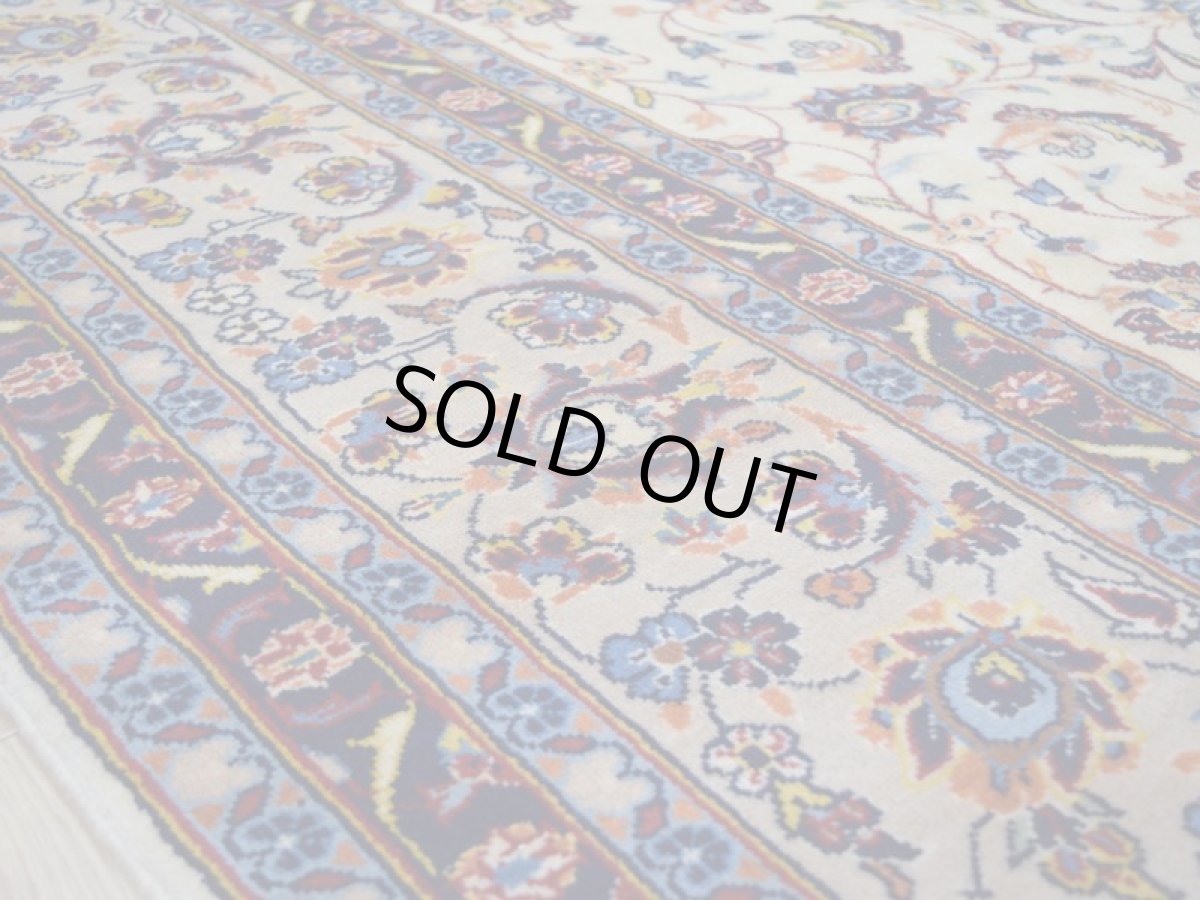 画像13: 美品 ペルシャ 絨毯 カシャーン 縦3.7m 横2.5m 9㎡ 〜10帖 リビング ダイニング 3人掛けソファ コーナーソファ 大判 サイズ 368 x 245 cm No.352 天然 コルクウール 手織り トライバル ラグ 敷物 マット カーペット 総柄 ヴィンテージ ビンテージ 大きなお部屋に 中古品に抵抗のある方にもおすすめです。 a-352-368245s038-9701 (13)