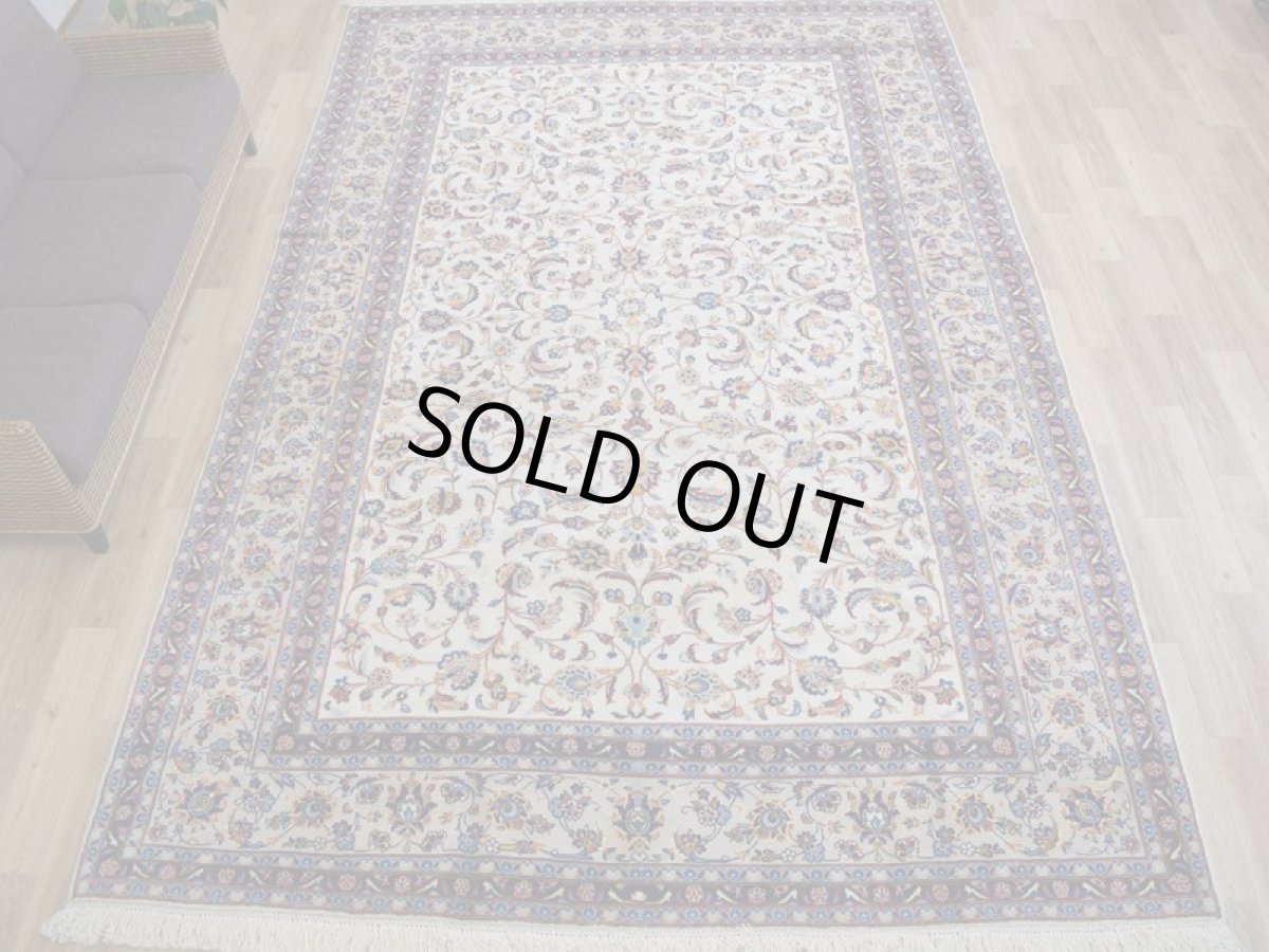 画像6: 美品 ペルシャ 絨毯 カシャーン 縦3.7m 横2.5m 9㎡ 〜10帖 リビング ダイニング 3人掛けソファ コーナーソファ 大判 サイズ 368 x 245 cm No.352 天然 コルクウール 手織り トライバル ラグ 敷物 マット カーペット 総柄 ヴィンテージ ビンテージ 大きなお部屋に 中古品に抵抗のある方にもおすすめです。 a-352-368245s038-9701 (6)