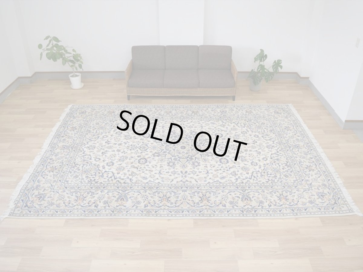 画像2: 美品 ペルシャ 絨毯 カシャーン 縦3.5m 横2.5m 9㎡ 6帖 リビング ダイニング 3人掛けソファ コーナーソファ 大判 サイズ 348 x 245 cm No.344 天然 ウール 手織り トライバル ラグ 敷物 マット カーペット メダリオン ヴィンテージ ビンテージ 大きなお部屋に 中古品に抵抗のある方にもおすすめです。 (2)