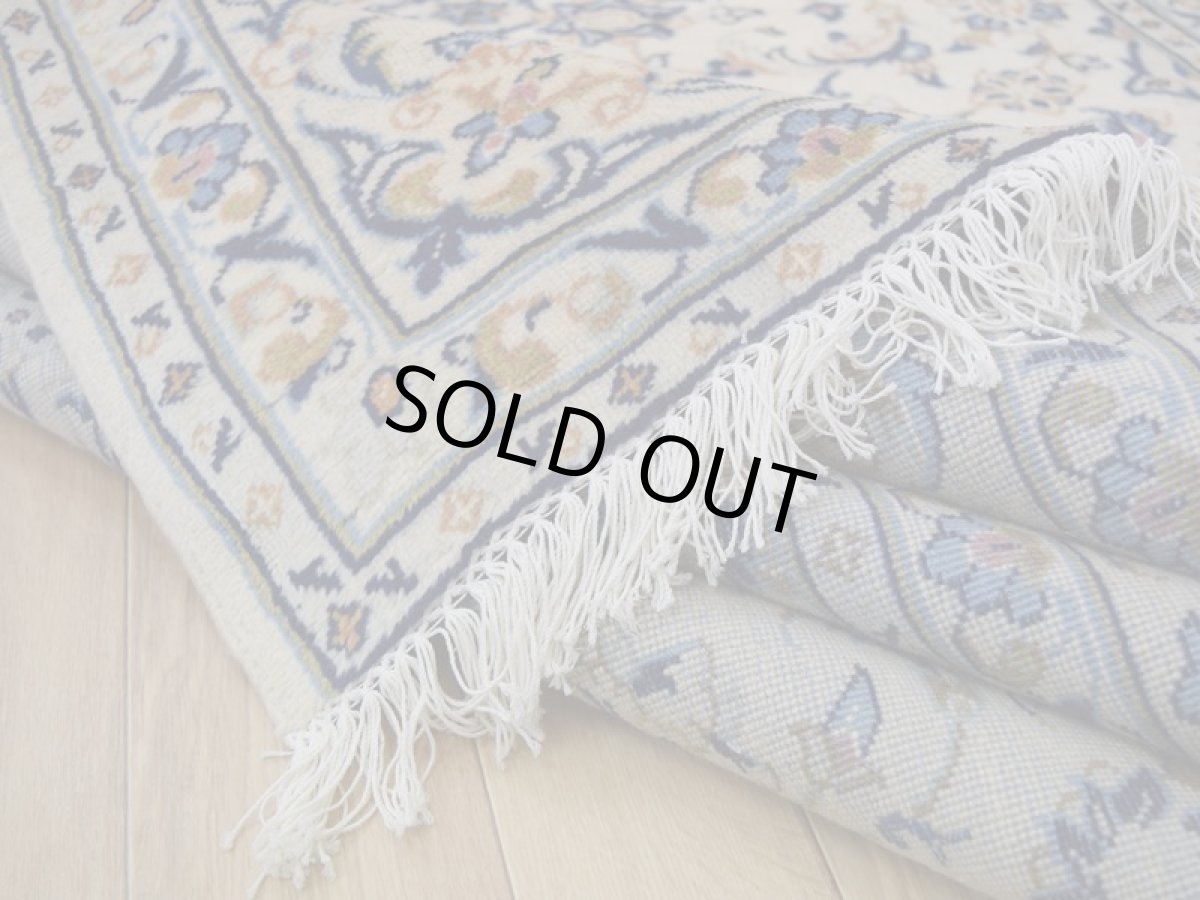 画像13: 美品 ペルシャ 絨毯 カシャーン 縦3.5m 横2.5m 9㎡ 6帖 リビング ダイニング 3人掛けソファ コーナーソファ 大判 サイズ 348 x 245 cm No.344 天然 ウール 手織り トライバル ラグ 敷物 マット カーペット メダリオン ヴィンテージ ビンテージ 大きなお部屋に 中古品に抵抗のある方にもおすすめです。 (13)