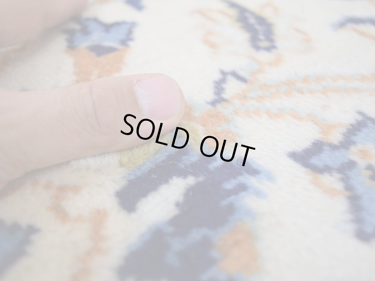 画像10: 美品 ペルシャ 絨毯 カシャーン 縦3.5m 横2.5m 9㎡ 6帖 リビング ダイニング 3人掛けソファ コーナーソファ 大判 サイズ 348 x 245 cm No.344 天然 ウール 手織り トライバル ラグ 敷物 マット カーペット メダリオン ヴィンテージ ビンテージ 大きなお部屋に 中古品に抵抗のある方にもおすすめです。 (10)