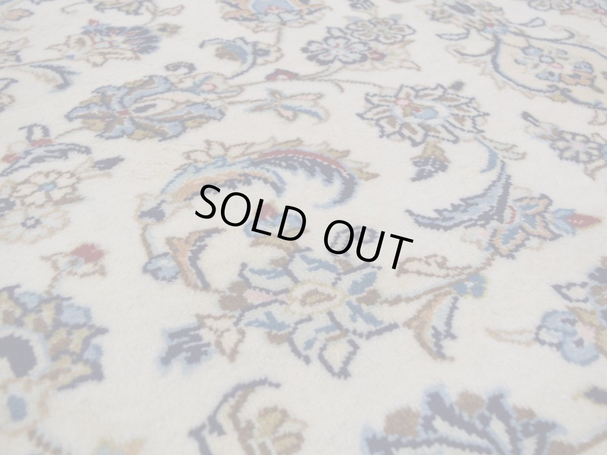 画像11: 美品 ペルシャ 絨毯 カシャーン 縦3.5m 横2.5m 9㎡ 6帖 リビング ダイニング 3人掛けソファ コーナーソファ 大判 サイズ 348 x 251 cm No.350 天然 ウール 手織り トライバル ラグ 敷物 マット カーペット メダリオン ヴィンテージ ビンテージ 大きなお部屋に 中古品に抵抗のある方にもおすすめです a-350-348251s007-019 (11)