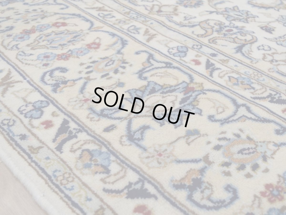 画像12: 美品 ペルシャ 絨毯 カシャーン 縦3.5m 横2.5m 9㎡ 6帖 リビング ダイニング 3人掛けソファ コーナーソファ 大判 サイズ 348 x 251 cm No.350 天然 ウール 手織り トライバル ラグ 敷物 マット カーペット メダリオン ヴィンテージ ビンテージ 大きなお部屋に 中古品に抵抗のある方にもおすすめです a-350-348251s007-019 (12)