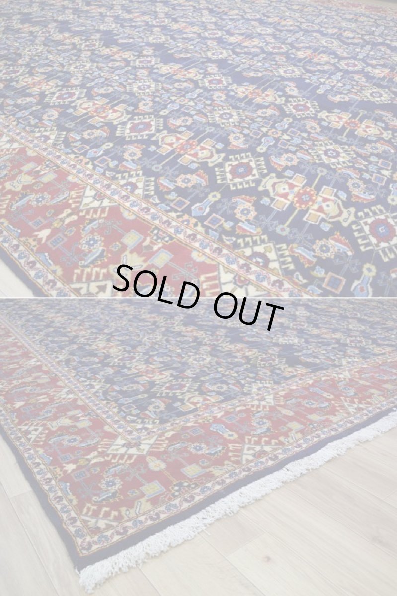 画像8: 良品 ペルシャ 絨毯 ヤズド 縦4m 横3m 12㎡ 10帖 リビング ダイニング 3人掛けソファ コーナーソファ 大判 サイズ 410 x 295 cm No.F128 天然 肉厚 ウール 手織り トライバル ラグ 敷物 マット カーペット 総柄 ヴィンテージ ビンテージ ネイビー 大きなお部屋に (8)