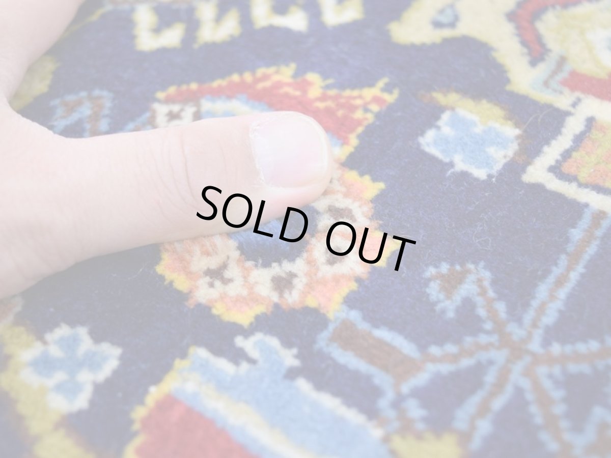 画像10: 良品 ペルシャ 絨毯 ヤズド 縦4m 横3m 12㎡ 10帖 リビング ダイニング 3人掛けソファ コーナーソファ 大判 サイズ 410 x 295 cm No.F128 天然 肉厚 ウール 手織り トライバル ラグ 敷物 マット カーペット 総柄 ヴィンテージ ビンテージ ネイビー 大きなお部屋に (10)