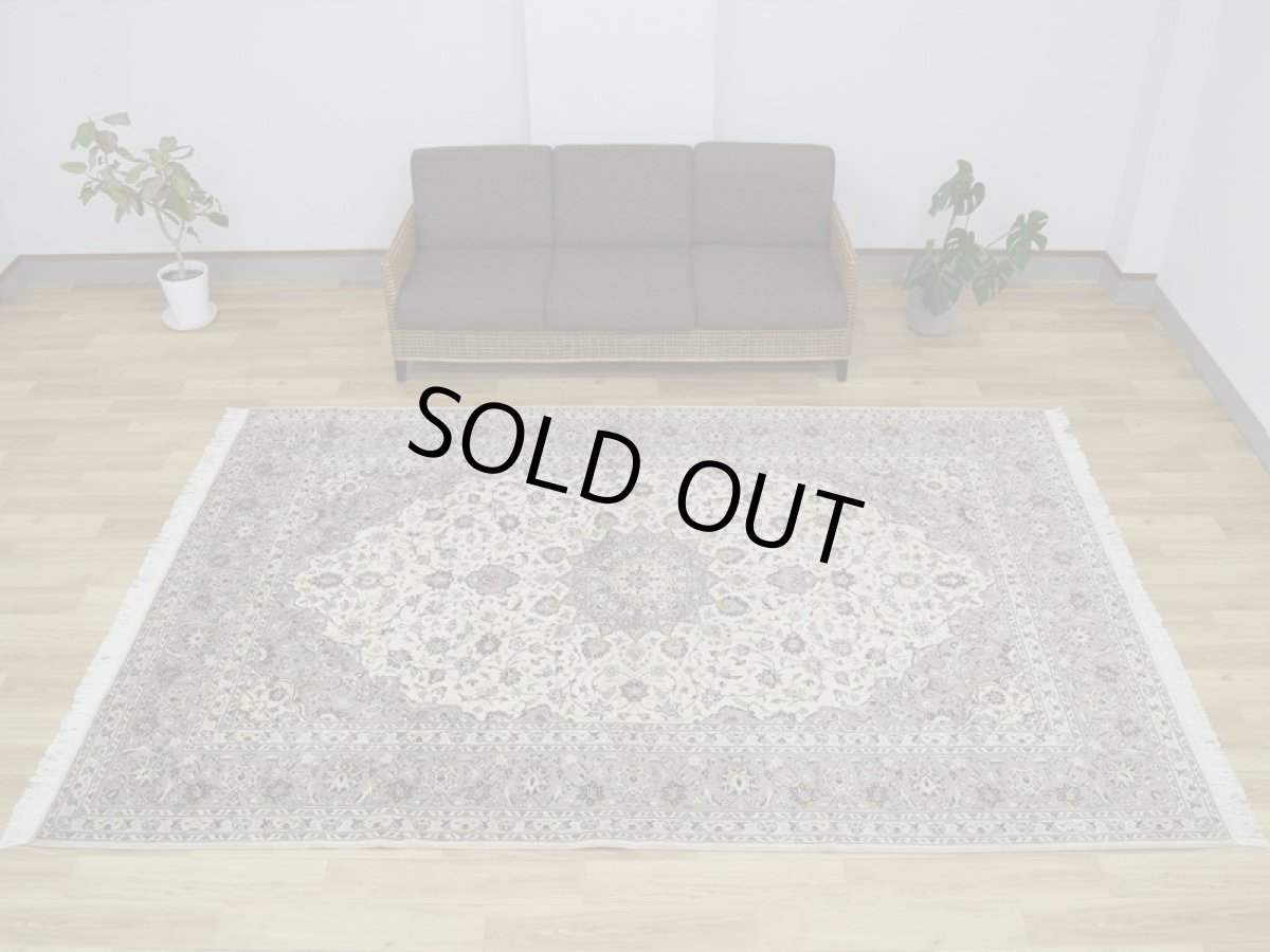 画像2: 美品 ペルシャ 絨毯 カシャーン 縦3m 横2m 6㎡ 〜6帖程度 リビング ダイニング 3人掛けソファ コーナーソファ 大判 サイズ 300 x 205 cm No.339 天然 肉厚 ウール 手織り トライバル ラグ 敷物 マット カーペット メダリオン ヴィンテージ ビンテージ 中古品に抵抗のある方にもおすすめです。 a-339-300205s007-019 (2)