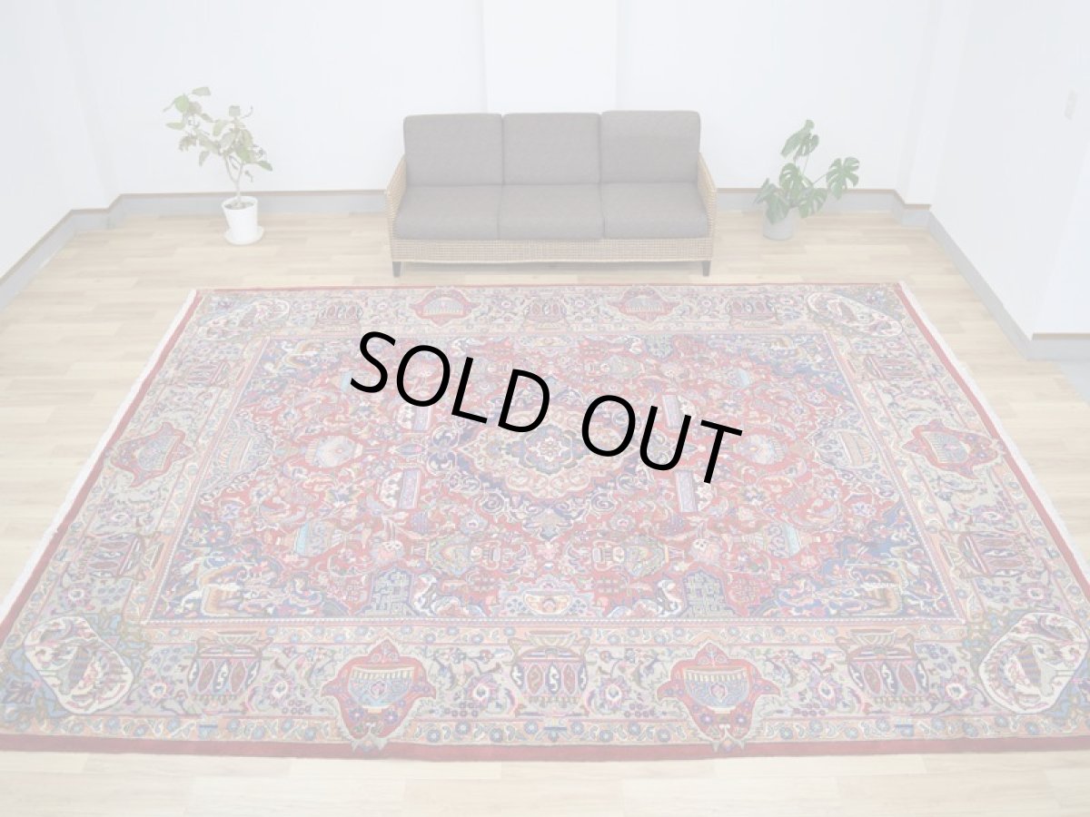 画像2: 良品 ペルシャ 絨毯 経年40年以上 ニーシャプール 縦4m 横3m 12㎡ 〜10帖程度 リビング ダイニング 3人掛けソファ コーナーソファ 大判 サイズ 386 x 300 cm No.F123 天然 肉厚 ウール 手織り トライバル ラグ 敷物 マット カーペット 総柄 ヴィンテージ ビンテージ カセクゼ 大きなお部屋に b-F123-386300h047-269 (2)