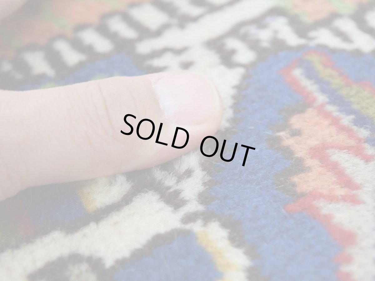 画像10: 良品 ペルシャ 絨毯 経年40年以上 ニーシャプール 縦4m 横3m 12㎡ 〜10帖程度 リビング ダイニング 3人掛けソファ コーナーソファ 大判 サイズ 386 x 300 cm No.F123 天然 肉厚 ウール 手織り トライバル ラグ 敷物 マット カーペット 総柄 ヴィンテージ ビンテージ カセクゼ 大きなお部屋に b-F123-386300h047-269 (10)