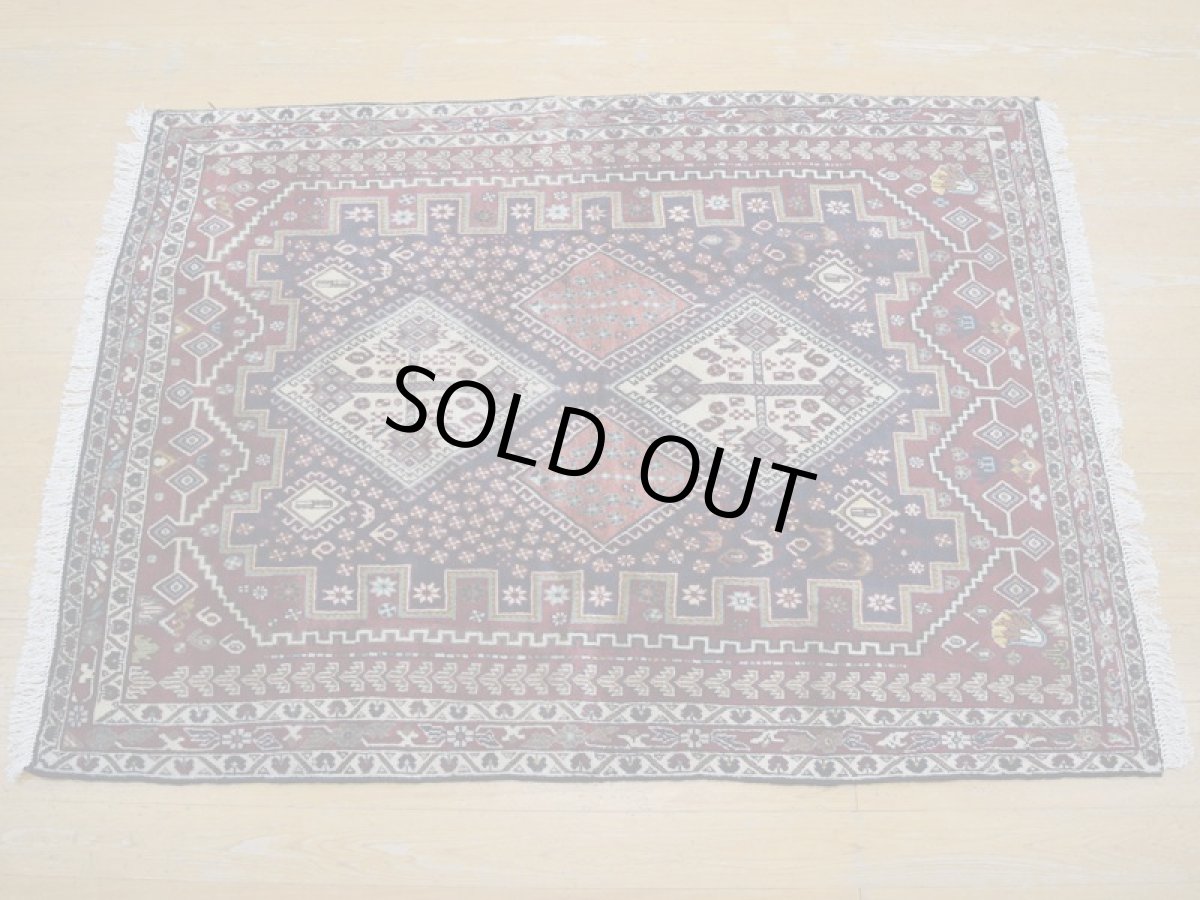 画像2: 良品 ペルシャ 絨毯 シールジャーン 縦1.8m 横1.3m 2.3㎡ 〜2帖 2人掛けソファ センターテーブル ラグ サイズ 175 x 127 cm E136 天然 ウール 手織り ハンドメイド トライバル ラグ 部族絨毯 マット カーペット 動物 柄 幾何学模様 民族柄 ギャッベ(ギャベ)をお探しの方にもお勧めです a-E136-175127h003 (2)