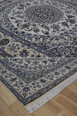 画像10: 新品 ペルシャ 絨毯 ナイン 縦2m 横2m 4㎡ 〜3帖 センターテーブル 2人掛けソファ 正方形 スクエア サイズ 195 x 197 cm No.H15 ウール 手織り ラグ ハンドメイド カーペット 敷物 クラシック スタイル クリーム 生成り (10)
