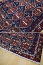 画像9: 良品 ペルシャ 絨毯 シールジャーン 縦2m 横1.6m 3.2㎡ 〜3帖 リビング ダイニング 2〜3人掛けソファ サイズ 200 x 160 cm E123 天然 ウール 手織り ハンドメイド トライバル ラグ 部族絨毯 マット カーペット 幾何学模様 民族柄 ネイビー ブラウン ギャッベ(ギャベ)をお探しの方にもお勧めです b-E123-200160h034p (9)