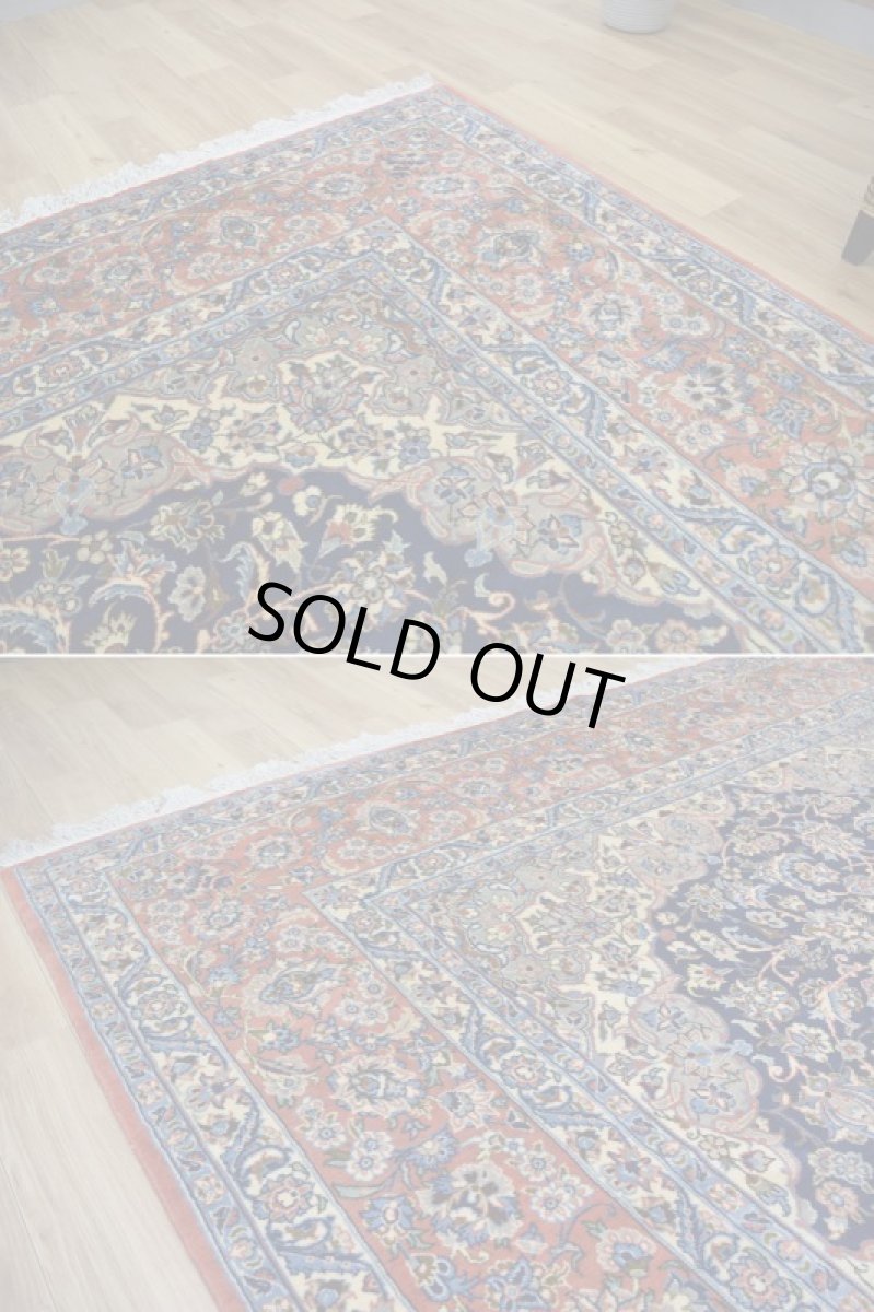 画像6: 極上美品 ペルシャ 絨毯 サルーク産 縦3.7m 横2.6m 10㎡ 〜10帖 リビング ダイニング 客室 大判 サイズ 367 x 255 cm No.518 天然 ウール 手織り ハンドメイド ラグ マット カーペット 淡色 ネイビー オレンジ サーモンピンク 大きなお部屋に 中古品に抵抗のある方にもおすすめです。 s-518-367255s0031-0961 (6)
