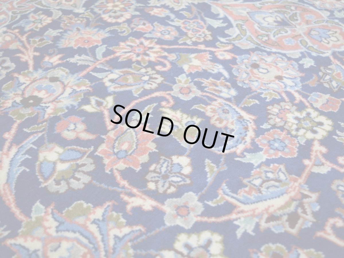 画像11: 極上美品 ペルシャ 絨毯 サルーク産 縦3.7m 横2.6m 10㎡ 〜10帖 リビング ダイニング 客室 大判 サイズ 367 x 255 cm No.518 天然 ウール 手織り ハンドメイド ラグ マット カーペット 淡色 ネイビー オレンジ サーモンピンク 大きなお部屋に 中古品に抵抗のある方にもおすすめです。 s-518-367255s0031-0961 (11)