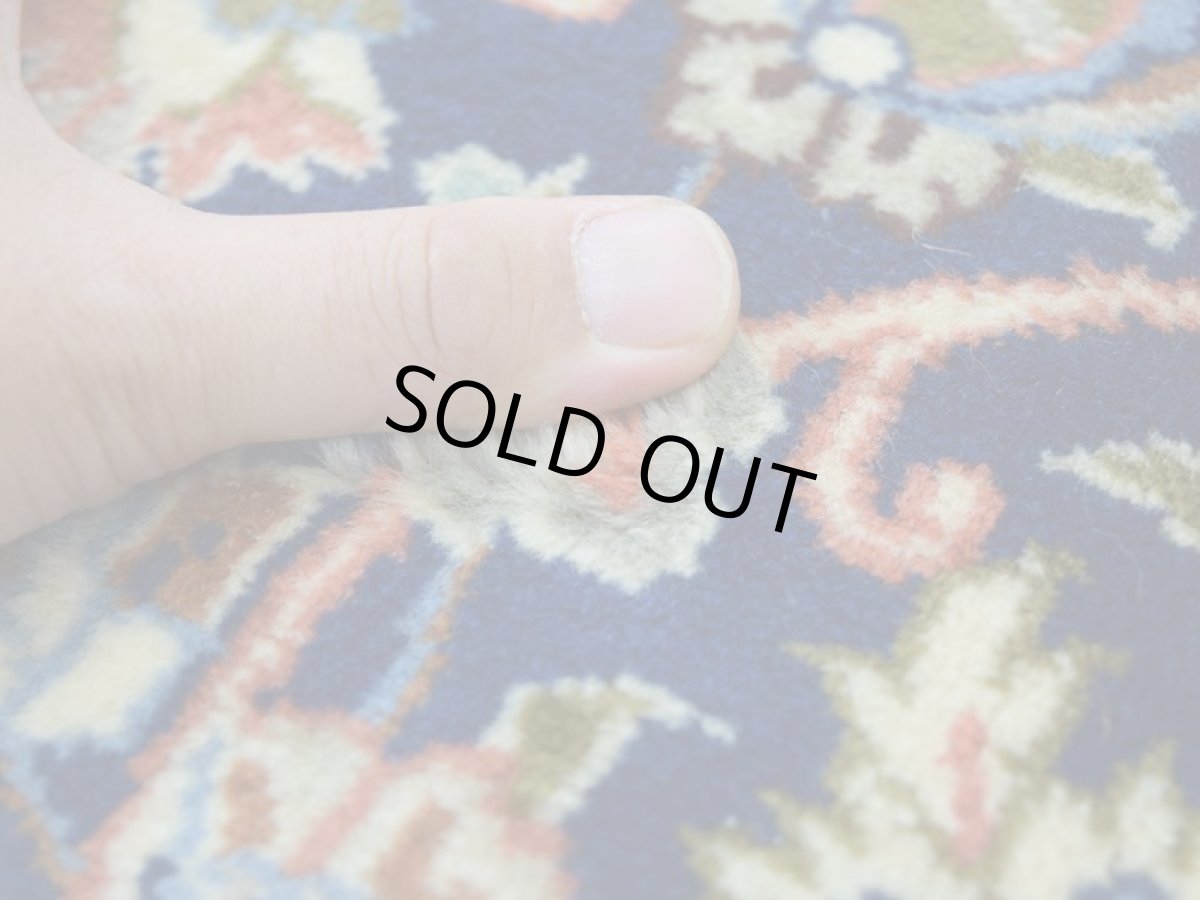 画像10: 極上美品 ペルシャ 絨毯 サルーク産 縦3.7m 横2.6m 10㎡ 〜10帖 リビング ダイニング 客室 大判 サイズ 367 x 255 cm No.518 天然 ウール 手織り ハンドメイド ラグ マット カーペット 淡色 ネイビー オレンジ サーモンピンク 大きなお部屋に 中古品に抵抗のある方にもおすすめです。 s-518-367255s0031-0961 (10)